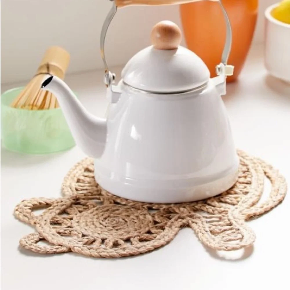 UO Natural Woven Straw Rattan Kitty Cat Trivet Heat Mat Protector